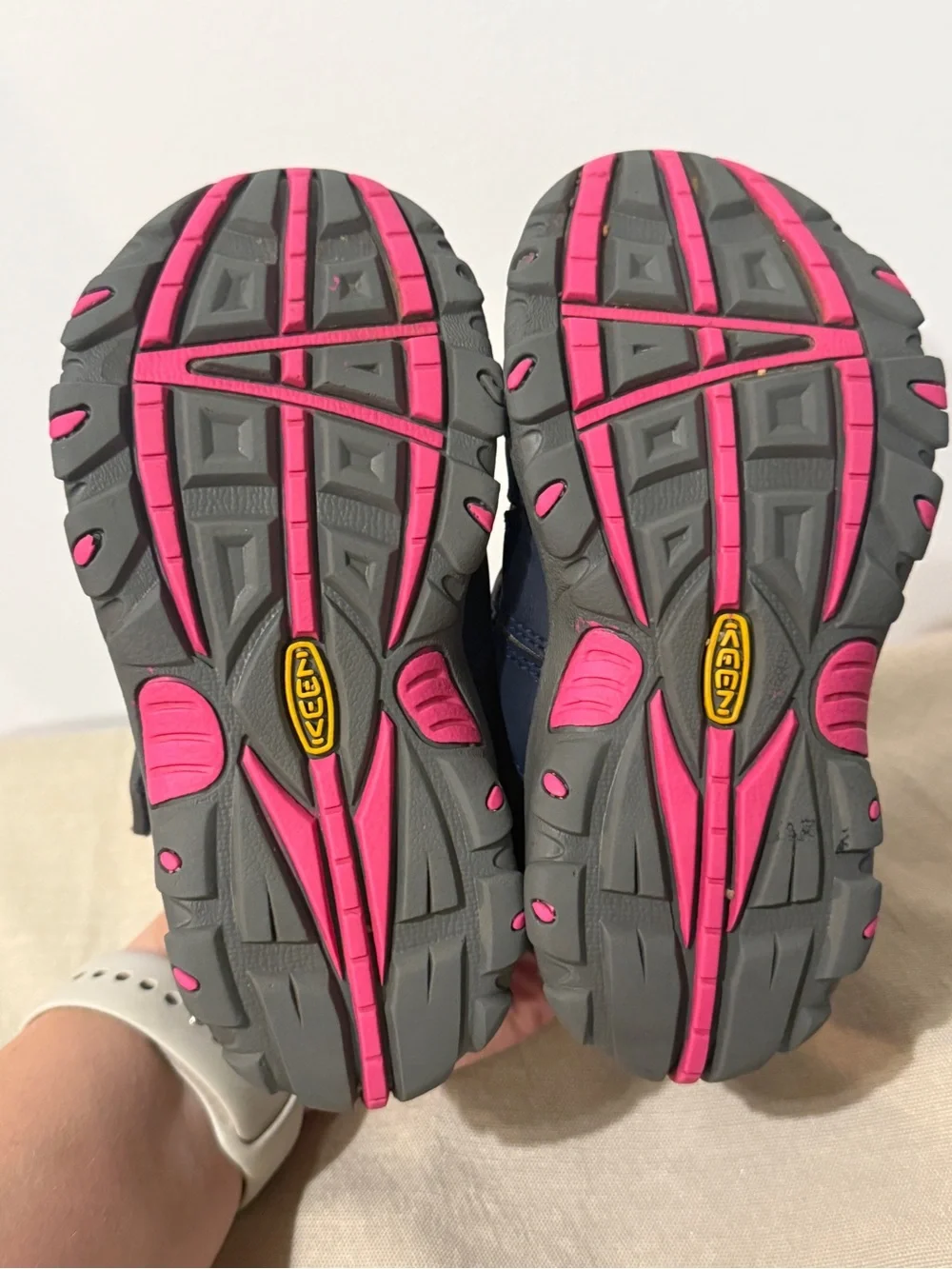 VGUC KEEN Kids Navy & Pink Trail Shoes